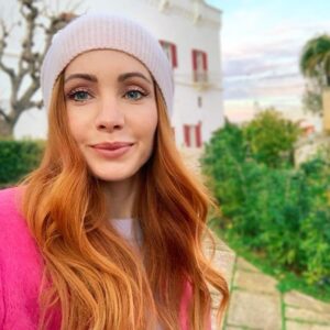 Ksenia Solo Instagram - Merry Christmas! From my 💜 to yours. Extra hugs to those of you spending Xmas alone this year x