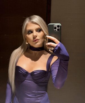 Ksenia Valenti Instagram - Lots of fun at the #BBWomenInMusic awards show 💜💙 beautified by beauty @lovina_makeup 🤍