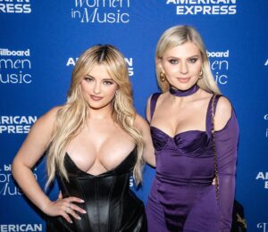 Ksenia Valenti Instagram - Happy international women’s day 🥰 we are international women, this is our day 😜 @beberexha 💙 @billboard

#bbwomeninmusic