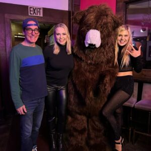 Ksenia Valenti Instagram - We had a blast last night doing our first Comrades show at @thecomedychateau !! 🎤👏❤️
Many thanks to @big_ash_t for hosting and scaring guests with the bear costume! 🐻
Thanks so much to all dear friends for attending !! ❤️❤️❤️

#standupcomedy #womenincomedy #ksenia #irinavoronina #thecomedychateau #lacomedyscene