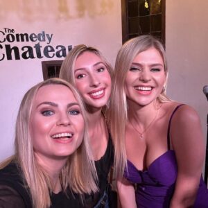 Ksenia Valenti Instagram - Such a fun #Comrades show last night!! ⭐️ Many thanks to everyone who attended (even if not pictured) @afigster @jchamp72 @lauratermancomedy @stevenzurita @theejaimemonroy @scottgallopo 🎤😃🙏
@joedalojoedalo for hosting 🎤 and @big_ash_t for being the best bear 🐻 So proud of my kitty @iamksenia for absolutely destroying the room!! 👏💃🏿🎶🎤🤣 

#irinavoronina #ksenia #standupcomedy #womenincomedy #thecomedychateau #thecomrades