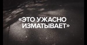 Kseniya Rappoport Instagram - “Эти две бедные девочки получили в какой-то момент своей жизни очень хорошую маму” - говорит Галина Львовна про свою внучку Женю Беркович и двух ее приемных дочек Аню и Киру. 
Катя Гордеева сняла фильм о том, как Жениной семье живется без нее мучительно долгих полгода. А у меня появилась драгоценная возможность озвучить кусочки из новой Жениной книги и её писем.. 
Посмотрите, если еще не видели