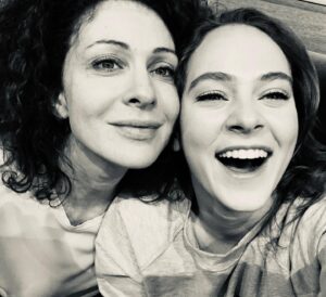 Kseniya Rappoport Instagram - Мой огненный первенец, упёртый и неукротимый. Мое педагогическое фиаско. Мой самый близкий друг. Моя стопроцентная женщина. Моя вечная головная боль. Моя гордость, мой праздник. Моя ходячая проблема. Моя броуновская частица. Люблю тебя такую, какая ты есть. Жги, любовь моя!❤️
@aglayatarasova