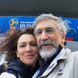 Kseniya Rappoport Instagram - Мой папа - один из самых красивых, умных и нежных людей, которые мне встречались. А может и самый😜 
С днём рожденья, пап! Улыбайся чаще!