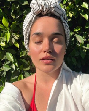 Kseniya Rudenko Instagram - Ну что ж! Мое путешествие в лето подходит к концу. Завтра  последний денёчек. Честно говоря, всегда предвзято относилась к Египту (хоть и не была тут до этого)
Но! Этот отдых превзошел все ожидания) приятно, атмосферно, аутентично, вкусно(!) красиво, да и вообще заебись)  Туристический пакет выполнен: обгореть✔️тусить с местными✔️объесться рыб✔️ насмотреться на рыб✔️ плавать 50 минут✔️ прыгать с пирса и потерять купальник✔️ потерять очки✔️говорить по немецки✔️ наблюдать драку таксистов✔️ петь в пустыне✔️напиться местного отвратительного виски✔️ Shokran❤️
