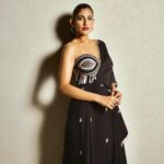 Kubbra Sait Instagram - 🪬 कर लो मोहब्बत… मैंने मना कब किया? 🪬 Confidence 2.0 🥰 Love 🐞 bug team: @kubbrasait Outfit - @svacouture Jewellery- @uncut_byaditiamin Makeup - @sofiexhmu___ Hair - @palashipramanik Styled by - @who_wore_what_when Photography - @tejaszakhmii Music @gururandhawa 😍 #Love #Happiness #Fun #Indian #India #Fashion #vocalforlocal #Sexy #Black #KubbraSait #Bollywood #Actor