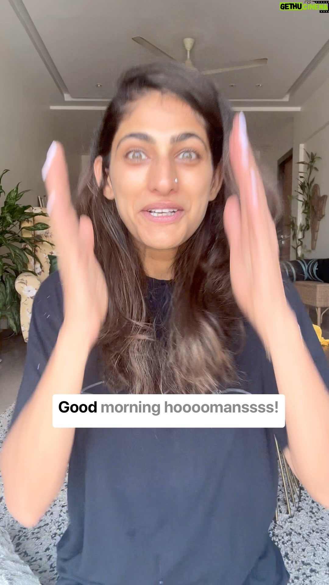 Kubbra Sait Instagram - Sometimes you know darr is nothing… just have the banana 🍌 shake 🫨 and Go! #KubbraCracksDadJokes #KubbraCracksBadJokes #Fun #Funny #Humour #Joke #Happiness #Love #Life #Women #Vibrator #DadJoke #BadJoke #Actor #India #kubbrasait