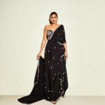 Kubbra Sait Instagram - 🪬 कर लो मोहब्बत… मैंने मना कब किया? 🪬 Confidence 2.0 🥰 Love 🐞 bug team: @kubbrasait Outfit - @svacouture Jewellery- @uncut_byaditiamin Makeup - @sofiexhmu___ Hair - @palashipramanik Styled by - @who_wore_what_when Photography - @tejaszakhmii Music @gururandhawa 😍 #Love #Happiness #Fun #Indian #India #Fashion #vocalforlocal #Sexy #Black #KubbraSait #Bollywood #Actor