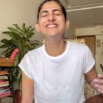 Kubbra Sait Instagram - Idiot joke for YOU 🫵🏽 It’s so cute - had to be done! Thanks @nazeef_btos (this is the most interaction our life has had since we were 10 years old!) 😂😂😂 #KubbraCracksBadJokes #KubbraCracksDadJokes #Love #Laugh #Happiness #Joy #instareels #reelkarofeelkaro #Sprite #7Up #Silly #KubbraSait