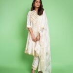 Kubbra Sait Instagram – Paati (grandmother in Tamil) said, “Post this for Matrimonial Photo… 🖼️.” 
It’s for your perusal 🗳️ 🙏🏽

You can of course Thank Me and proverbial Paati later! 
I’ll humbly accept your kind compliments 🌷 

PS: #Gulabo for #Heeramandi World Premeire in Mumbai.

Outfit: @gulabobyabusandeep 
Jewels: @shriparamanijewels 
Photograph: @devsphotographyofficial 
Hair: @palashipramanik 
Face: Your future brides own! 👑
Styled by… who else but… @who_wore_what_when 

#Beauty #White #traditional #indian #Actor #Joy #Happiness #Love #Light #KubbraSait
