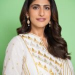 Kubbra Sait Instagram – Paati (grandmother in Tamil) said, “Post this for Matrimonial Photo… 🖼️.” 
It’s for your perusal 🗳️ 🙏🏽

You can of course Thank Me and proverbial Paati later! 
I’ll humbly accept your kind compliments 🌷 

PS: #Gulabo for #Heeramandi World Premeire in Mumbai.

Outfit: @gulabobyabusandeep 
Jewels: @shriparamanijewels 
Photograph: @devsphotographyofficial 
Hair: @palashipramanik 
Face: Your future brides own! 👑
Styled by… who else but… @who_wore_what_when 

#Beauty #White #traditional #indian #Actor #Joy #Happiness #Love #Light #KubbraSait