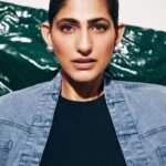 Kubbra Sait Instagram - Denim on Denim: 👖 Retro Vibes served with a modern twist 🌪️ - just like my… huh huh huh… attitude! 😎 💁🏽‍♀️💥👖😈🌪️ Outfit : @mellowdrama_official makeup : @kubbrasait Hair : @palashipramanik Style by : @who_wore_what_when Photographer: @thefirstclik