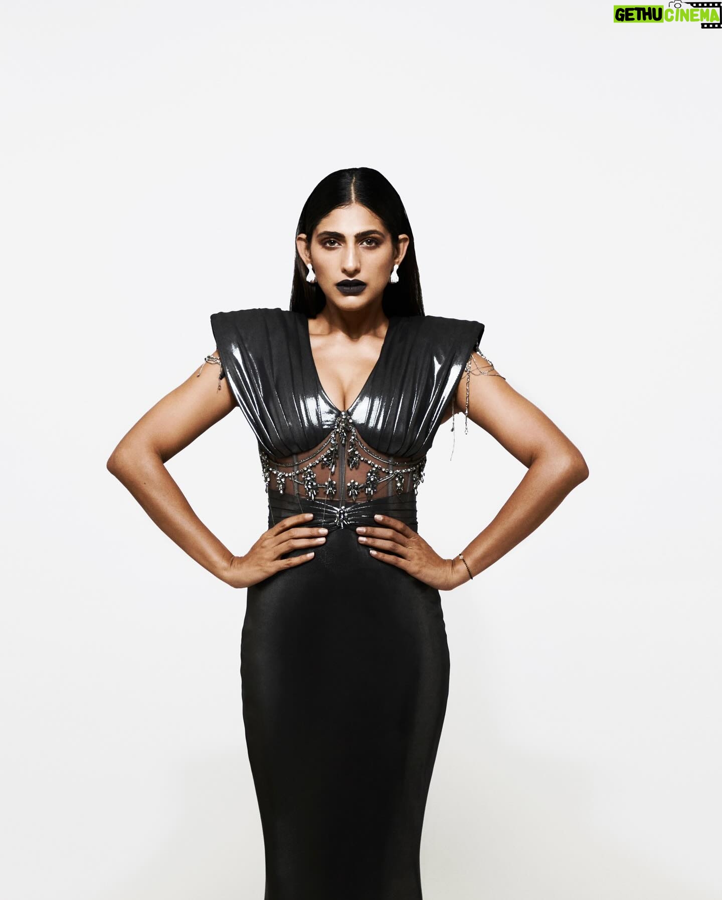 Kubbra Sait Instagram - I cast a 🪄Kubbra-ca-dabra 🪄 spell on you & MAGIC ✨ ✨✨ happens!! Wearing “YOU” by @shantanunikhil Pearl drops by @anaash.in Styled by @who_wore_what_when Make Up by @busy.brushes Hair by @palashipramanik Photos by @thefirstclik