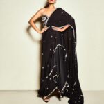 Kubbra Sait Instagram - 🪬 कर लो मोहब्बत… मैंने मना कब किया? 🪬 Confidence 2.0 🥰 Love 🐞 bug team: @kubbrasait Outfit - @svacouture Jewellery- @uncut_byaditiamin Makeup - @sofiexhmu___ Hair - @palashipramanik Styled by - @who_wore_what_when Photography - @tejaszakhmii Music @gururandhawa 😍 #Love #Happiness #Fun #Indian #India #Fashion #vocalforlocal #Sexy #Black #KubbraSait #Bollywood #Actor