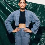 Kubbra Sait Instagram - Denim on Denim: 👖 Retro Vibes served with a modern twist 🌪️ - just like my… huh huh huh… attitude! 😎 💁🏽‍♀️💥👖😈🌪️ Outfit : @mellowdrama_official makeup : @kubbrasait Hair : @palashipramanik Style by : @who_wore_what_when Photographer: @thefirstclik