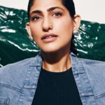 Kubbra Sait Instagram - Denim on Denim: 👖 Retro Vibes served with a modern twist 🌪️ - just like my… huh huh huh… attitude! 😎 💁🏽‍♀️💥👖😈🌪️ Outfit : @mellowdrama_official makeup : @kubbrasait Hair : @palashipramanik Style by : @who_wore_what_when Photographer: @thefirstclik