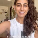 Kubbra Sait Instagram - Spitting FACTS… 🫣 this is infact a #Numerology Joke ✌🏽😛 @astro_numerologist_gauthamazad are you listening? Please accept my humble cute apologies for recording this #DadJoke 😅 or not! InstaCredit for this joke goes tooooo *drumroll* 🥁 @poonam_7709 #KubbraCracksDadJokes #KubbraCracksBadJokes #Joke #Love #Light #Cute #Titanic #india #Actor #KubbraSait #Happiness #Laugh