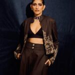 Kubbra Sait Instagram – Caramel custard 🍮 couldn’t wait to share the sparkle of dusk with you!

Uffffff!!! 

@kubbrasait  Outfit : @jade_bymk 
Jewellery : @jadaujewellerybyfalgunimehta 
makeup : @vibhagusain  Hair : @palashipramanik  Style by : @who_wore_what_when  Photographer: @thefirstclik