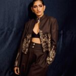 Kubbra Sait Instagram – Caramel custard 🍮 couldn’t wait to share the sparkle of dusk with you!

Uffffff!!! 

@kubbrasait  Outfit : @jade_bymk 
Jewellery : @jadaujewellerybyfalgunimehta 
makeup : @vibhagusain  Hair : @palashipramanik  Style by : @who_wore_what_when  Photographer: @thefirstclik