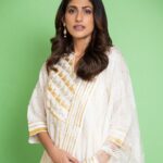 Kubbra Sait Instagram - Paati (grandmother in Tamil) said, “Post this for Matrimonial Photo… 🖼️.” It’s for your perusal 🗳️ 🙏🏽 You can of course Thank Me and proverbial Paati later! I’ll humbly accept your kind compliments 🌷 PS: #Gulabo for #Heeramandi World Premeire in Mumbai. Outfit: @gulabobyabusandeep Jewels: @shriparamanijewels Photograph: @devsphotographyofficial Hair: @palashipramanik Face: Your future brides own! 👑 Styled by… who else but… @who_wore_what_when #Beauty #White #traditional #indian #Actor #Joy #Happiness #Love #Light #KubbraSait