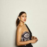 Kubbra Sait Instagram - 🪬 कर लो मोहब्बत… मैंने मना कब किया? 🪬 Confidence 2.0 🥰 Love 🐞 bug team: @kubbrasait Outfit - @svacouture Jewellery- @uncut_byaditiamin Makeup - @sofiexhmu___ Hair - @palashipramanik Styled by - @who_wore_what_when Photography - @tejaszakhmii Music @gururandhawa 😍 #Love #Happiness #Fun #Indian #India #Fashion #vocalforlocal #Sexy #Black #KubbraSait #Bollywood #Actor