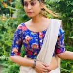 Kuhasini Gnanaseggaran Instagram - மூச்சு விடாமல் பேசும் உன் விழிகளுக்கு சற்று ஓய்வு கொடு படபடக்கும் என் இச்சிறு இதயம் சற்று இளைப்பாறட்டும் ❤️🔥 . . Blouse @vardhman_weaves Saree draped & Hair do @vvarsha_makeup_artistry . . #nomakeupmakeup #saree #subtle #casual #sareefashion #designerblouse #selflove #tamilponnu #kuhasini