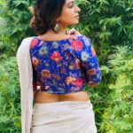 Kuhasini Gnanaseggaran Instagram - மூச்சு விடாமல் பேசும் உன் விழிகளுக்கு சற்று ஓய்வு கொடு படபடக்கும் என் இச்சிறு இதயம் சற்று இளைப்பாறட்டும் ❤️🔥 . . Blouse @vardhman_weaves Saree draped & Hair do @vvarsha_makeup_artistry . . #nomakeupmakeup #saree #subtle #casual #sareefashion #designerblouse #selflove #tamilponnu #kuhasini
