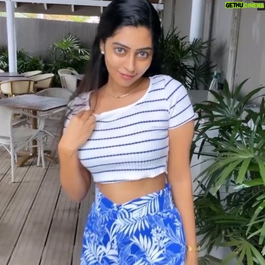 Kuhasini Gnanaseggaran Instagram - Blue eyes 👀♥️🔥 . . Costume @zalyascloset . . . #trending #reelvideo #blueeyes #dancereels #dancevideo #reeldance #reelsviral #trendingaudio #trendingreels #kuhasini #instagramreels