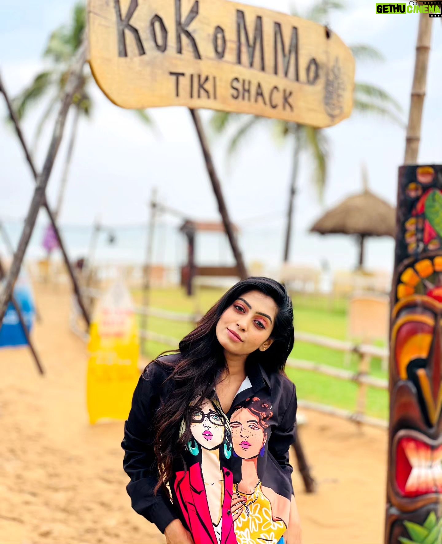 Kuhasini Gnanaseggaran Instagram - Beach ⛱️ 😍🔥 . . Costume @zalyascloset . . Place @icchennai . . #casual #beach #icc #chennai #casualstyle #tamilponnu #kuhasini