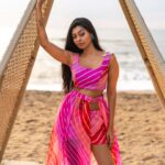 Kuhasini Gnanaseggaran Instagram - Beach ⛱️ and Pink 🩷 combo . . Costume @arudpa . . Makeover @helan_mua . . Photography @shotsbyharsha . . Location @icchennai . . #beachwear #beach #intercontinental #chennai #morning #sunrise #kuhasini #actress #portraitphotography