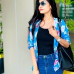 Kuhasini Gnanaseggaran Instagram - I follow my heart … and it usually leads me to the airport 🧳✈️💃 . . . Shirt @zalyascloset . Jean @hm . 😎@rayban . . #travelphotography #vacation #trip #selflove #airport #srilanka #tamilactress #kuhasini #casual #positivity