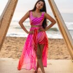 Kuhasini Gnanaseggaran Instagram - Beach ⛱️ and Pink 🩷 combo . . Costume @arudpa . . Makeover @helan_mua . . Photography @shotsbyharsha . . Location @icchennai . . #beachwear #beach #intercontinental #chennai #morning #sunrise #kuhasini #actress #portraitphotography