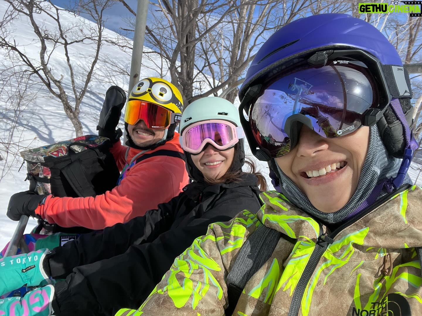 Kullanat Preeyawat Instagram - Day 2 … with this gang🏂วันนี้เครื่องติดก็ข้ามเขากันไปเลยค้าาา เล่นเอาขาแม่ระเบิดไปเลย พออีกวันขอเบาๆละกัน😅🫣🤣