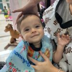 Kullanat Preeyawat Instagram - Jacob’s first haircut 💇‍♂️แดดดี้กลัวลูกชายจะหวาน เพราะเห็นแม่เอะอะจำมัดผมบ่อยๆ เลยสั่งให้มาตัดผมให้หล่อๆ😂 #jacobdwinter #เจคอร์ปวินเทอร์