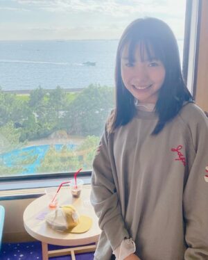 Kurumi Inagaki Instagram - ★
今日から11月ですね🍂
夏休みが終わると
あっという間に
1年がすぎてしまう様に感じます。
今年も、あと2ヶ月
たくさん楽しく過ごしたいと思います。
.
.
先日ディズニーに行った時の写真です。
昼間は暖かくて
夜の上着をすっかり忘れて寒かったです。
皆様は暖かくしてください。
.
.
.
#11月
#2023
#秋
#ディズニーランド
#今年はあと何回行けるかな
#昼間は暖かくても夜は寒い
