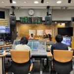Kurumi Inagaki Instagram - . 《お知らせ》です！📻 . 本日、2月17日(土) 21時〜21時30分 ラジオ番組『KEN RADIO』に 榮倉奈々さんと一緒にパーソナリティを務めさせていただきました。 . 初めてのラジオのお仕事です。 ここでしか叶わない榮倉さんとのラジオ ずっと楽しみで本当に楽しかったです。 どんなお話しをさせていただいたのか、是非ラジオをお聴きください。 . . パソコン、スマートフォンからは タイムフリーの『#radiko 』でお聴きいただけます。 . . . #研音創立45 周年 #ニッポン放送開局70周年記念 #KENRADIO #榮倉奈々 さん #稲垣来泉 #研音 . .