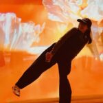 Kurumi Inagaki Instagram - . 先日、こうちゃんと一緒に 「蜷川実花展 Eternity in a Moment瞬きの中の永遠」に 行って来ました。 . Instagramで完成までの様子をみていたので ずっとわくわくでした！ どのお部屋も今まで体験したことのない 時間の流れも変わっている様な 異世界にいる様な気持ちでとっても素敵で 蜷川監督の世界に触れられた体験でした。 . . 入場時間を待ってる間に大きな窓から見えた 東京タワーも素敵でした！ . . . #2月25日まで #蜷川実花展emi @ninagawamika @mikaninagawa.store @mikaninagawa.official #瞬きの中の永遠 . shopではステッカーと小物入れを　 ゲットできました♡ こうちゃんの顎乗せかわいー (*ฅ́˘ฅ̀*)♡︎