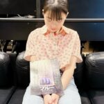 Kurumi Inagaki Instagram - . ⭐︎《情報解禁》です⭐︎ . 6月14日(金)公開のハリウッド映画 『ブルー きみは大丈夫』で ビーの吹替を担当させていただきます！！ . ⭐︎ 孤独な少女ビーが出会ったのは子供にしか見えない不思議な“もふもふ” ⭐︎ . . 実写映画の吹替は目標のひとつでもあったので とっても嬉しかったです。 ビーちゃんらしいお衣装をスタイリストさんが用意してくださって ビーちゃんとひとつになれる様に表情や感情を見て吹替に挑戦しました！ . . 私も、公開が楽しみです！！ たくさんの方に見ていただけます様に…💗 . . . #6月14日公開 #ブルーきみは大丈夫 #ブルー #もふもふ #ビー #稲垣来泉