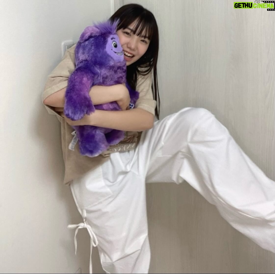 Kurumi Inagaki Instagram - . 昨日の舞台挨拶で ケイリーさんから頂いたブルー💜 . とってもかわいいっ💜 . . . @Paramount_Japan #6月14日公開 #ブルーきみは大丈夫 #ブルきみ #ケイリーフレミング #稲垣来泉