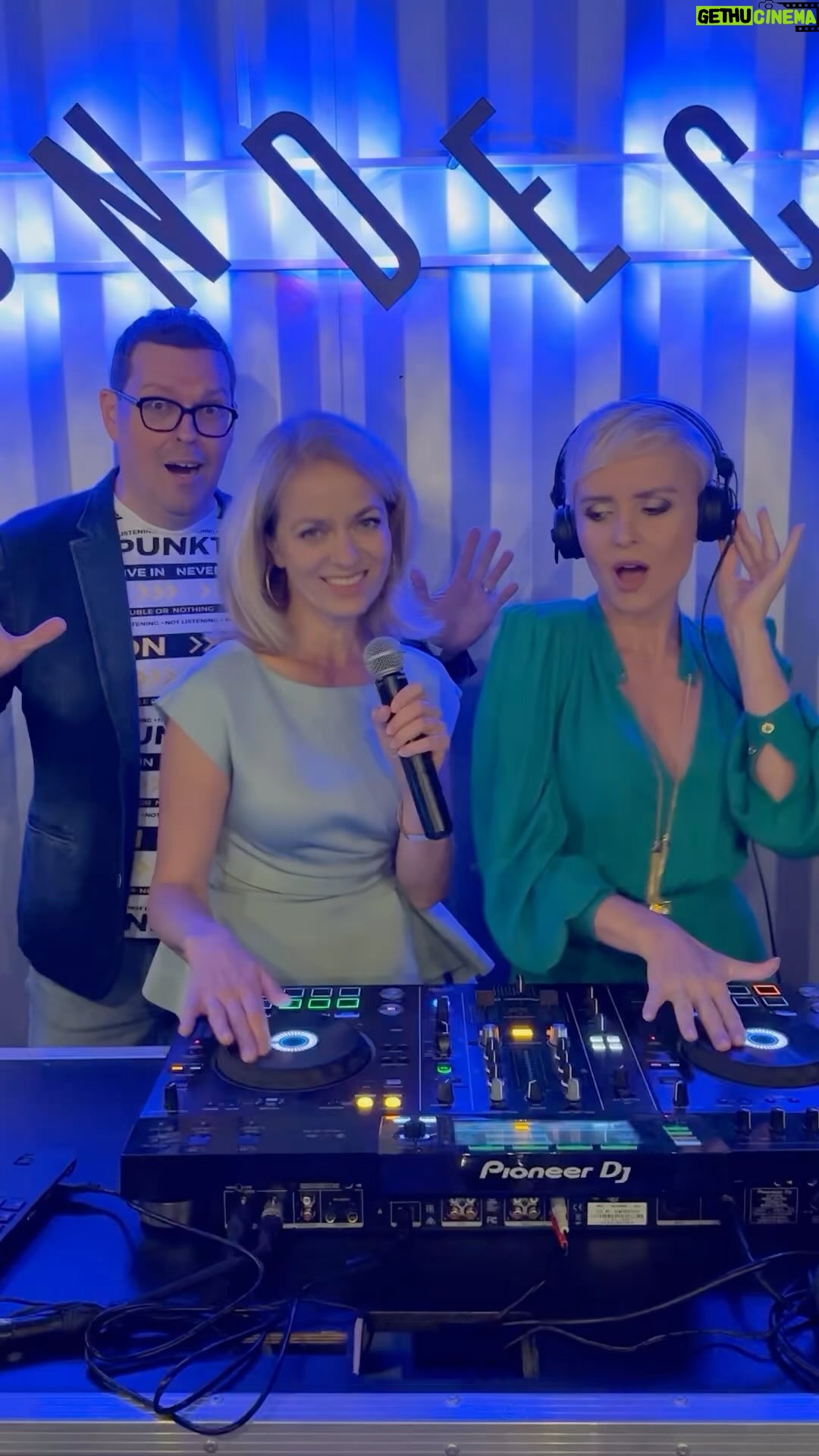 Kveta Horváthová - 577 Likes - DJ-ky na párty 😂
@janahospodarova @stefansprocha #party #srandamusibyt