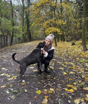 Kveta Horváthová Instagram - Milý Ježiško!

Prosím Ťa, buď opatrný pri splnení takého priania, akým je psík ako darček pod stromček 🙏🏻 Zvieratko nie je hračka, je to živý tvor, ktorý má svoje potreby.
Potrebuje našu pozornosť, starostlivosť a lásku. Nie je to parťák len do pekného počasia… 
Nie je to parťák len na prázdniny… Len na chvíle, keď sa to nám hodí…
Nech neskončia po sviatkoch tieto bezbranné živé tvory na ulici. 
Nech nie sú útulky, ktoré už teraz praskajú vo švíkoch, ešte plnšie…
Nech si tí, ktorí túžia po takomto členovi rodiny, vyskúšajú, čo to obnáša mať doma psíka, aké to je, napríklad aj tak, že navštívia útulok a pomáhajú…Napríklad venčením…

Ďakujem ❤️

#zvieraniejevec #zvieraniejehracka #utulok @slobodazvierat
