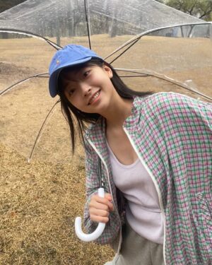 Kwon Ah-reum Instagram - 산책 했으니까 괜찮아 (?)🥖🍞🥯