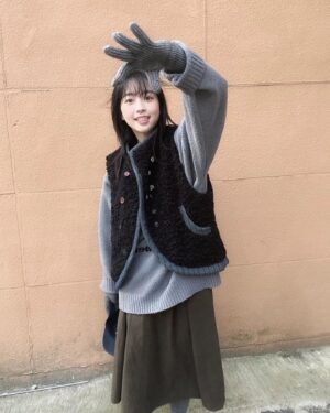 Kwon Ah-reum Instagram - 바람 제.발.나대지마 
머리 자른거 자랑 좀 하자아아ㅛ