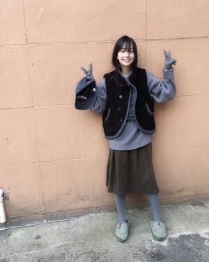 Kwon Ah-reum Instagram - 바람 제.발.나대지마 
머리 자른거 자랑 좀 하자아아ㅛ