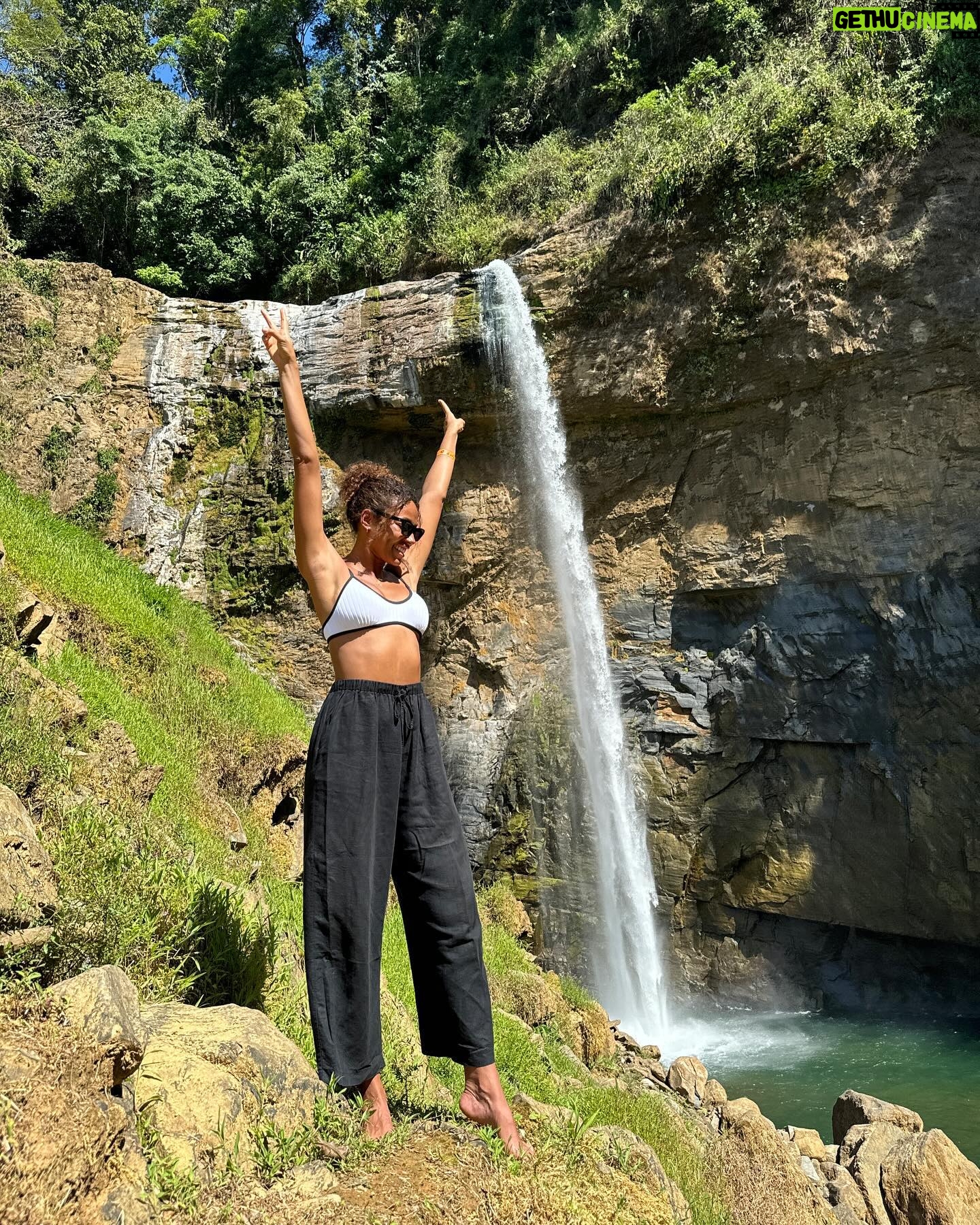 Kylie Bunbury Instagram - Aquarius Sun, Scorpio Moon, Cancer Rising = Your girl thrives in aquatic ecosystems 🤓