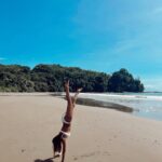 Kylie Bunbury Instagram - I feel a deep reverence for this land, it’s pace, it’s people, what it does for my spirit. Every moment is medicine. Pura Vida 💚✨🦥🌿🦋🌈🐒🌸🤲🏽