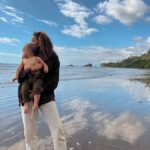 Kylie Bunbury Instagram - I feel a deep reverence for this land, it’s pace, it’s people, what it does for my spirit. Every moment is medicine. Pura Vida 💚✨🦥🌿🦋🌈🐒🌸🤲🏽