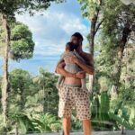 Kylie Bunbury Instagram - I feel a deep reverence for this land, it’s pace, it’s people, what it does for my spirit. Every moment is medicine. Pura Vida 💚✨🦥🌿🦋🌈🐒🌸🤲🏽
