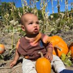Kylie Bunbury Instagram - Enrichment through presence 🤎🌾🌼October’s been sweet