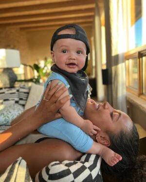 Kylie Bunbury Instagram - Last week’s edition of touching peace 💚🌸🫧🍭🤸🏾‍♀️🥁🌝🌱🐒